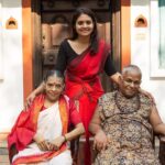 Gayathri Arun Instagram - These photos are the reminder of a truly unforgettable experience, Navarasa Sadhana. A workshop conducted by dearest Guru Venu Ji, which was full of activities designed to help us further our acting skills. It include the lessons on the fundamentals of acting through Navarasas and Vyabhichari Bhavas. The practice sessions, improvisations, the stories of Guruji, and the extremely talented peers - what more could one ask for? The whole process was made even more enjoyable by the amazing atmosphere of the workshop at Natanakairali. Venu G created a warm and welcoming environment, where everyone felt comfortable to express themselves and take risks. Thank you @natanakairali, Venuji, Nirmala teacher, @kapilavenu and all my dear batch mates.. miss u all❤️🙏 📸 @manojparameswaran #NavarasaSadhana #ActingWorkshop #ActingSkills #Theatre #selfevolution #PerformingArts #ActorLife #ActorsLife