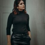 Gayathri Arun Instagram - 🖤🖤