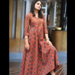 Gayathri Arun Instagram - Sometimes you have to stand up for yourself to yourself ❤️… #happymorning #selflove 👗 @byhand.in