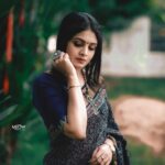 Gayathri Arun Instagram - Flaunt every shade of yourself🖤✨ 📸 @meow_films_ Saree & Jewellery @byhand.in