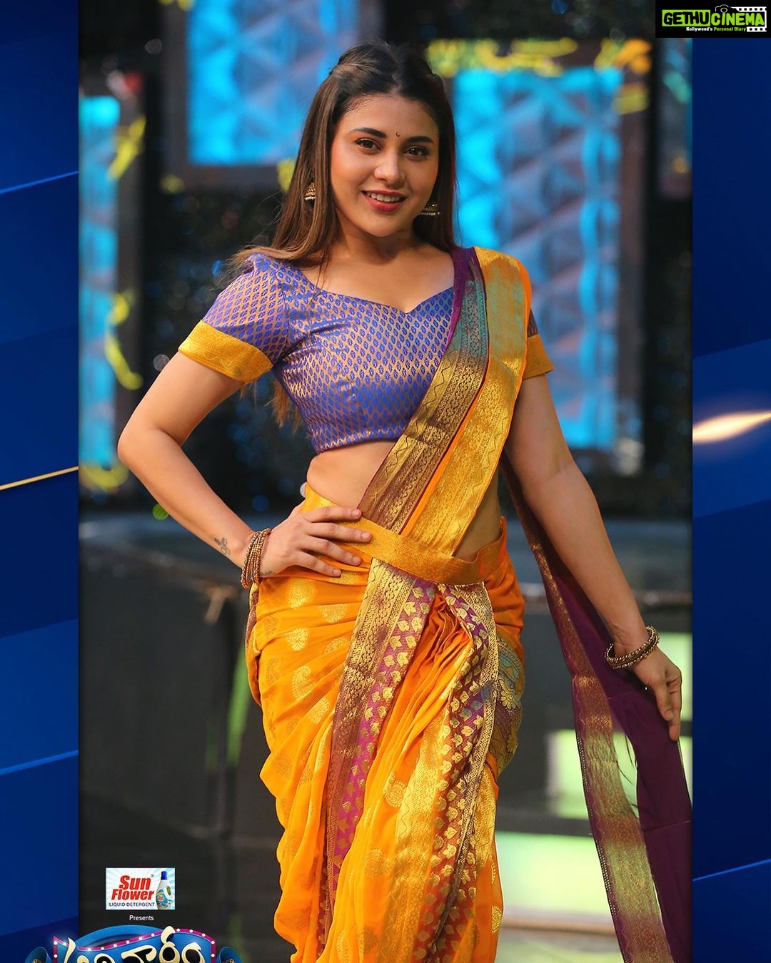 Hamida Khatoon Instagram - We are always on high π€π»we are season 5 βπ» @iamvjsunny @maanasnagulapalli @sirihanmanth @kajalrj Sunday 11am start ma parivaaram @starmaa Style by: @khan_mehraj Designer : @swathikondabala_label Designer : @styledbysashi #hamida #hamidakhatoon #biggboss #biggboss5telugu #starmaa #starmaaparivaaram
