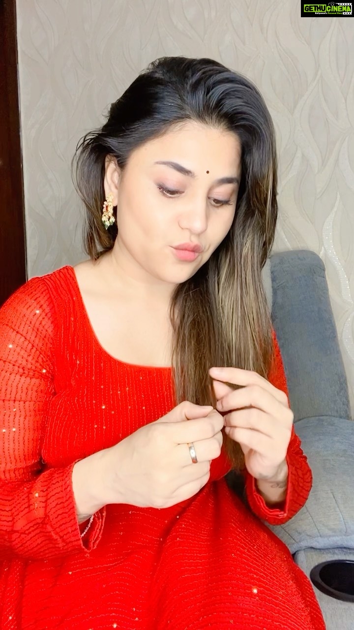 Hamida Khatoon Instagram - Can we talk about something else ? Attire by : @divi_designers #hamida #hamidakhatoon #queenofhearts #reels #rellitfellit #khushi #love #trending #telugu #instagram #instadaily #instagood #telugureels #telugusongs #tollywood #pawankalyan #bhumikachawla