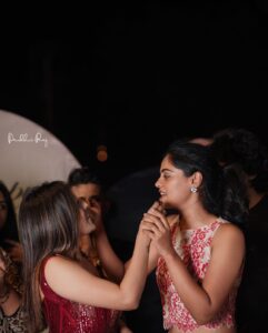Hamida Khatoon Instagram - Love you all ♾❤️

📸 @portraitsbyprudhviraj 

Earring’s : @amaridesigns 

Event by : @partysmart_5 

@anchorravi_offl 
@nitya.saxena1186 
@bindu_madhavii 
@ariyanaglory 
@priyaartist @iamswetaavarma 
@maheshvitta 
@anchorshiva 
@actorvishwaa_official 
@anilrathod1 
@priyankasingh.official_ 
@jaswanth_jessie