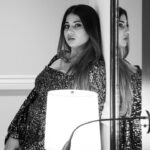 Hamida Khatoon Instagram - 𝓗𝓪𝓹𝓹𝔂 𝓼𝓪𝓽𝓾𝓻𝓭𝓪𝔂 19-06-2020 Photographer: @yasirstudios1986 #hamida #hamidakhatoonofficial #hamidakhatoonfans #instagram #happysaturday #vibe #photooftheday #photography #photoshoot #infinity