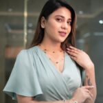 Hamida Khatoon Instagram – 📢 Exciting news for all the jewellery lovers out there! Farah Khan Atelier has launched the stunning collection, Aayat, at Kirtilals store in Hyderabad. 

From elegant necklaces to intricate bracelets, there is something for everyone. Make a statement and add a touch of glamour to your wardrobe with Farah Khan’s Aayat collection.

Visit the Kirtilals store in Hyderabad today and discover the beauty of the Aayat collection. Don’t miss out on this opportunity to elevate your style with Farah Khan jewellery. 

@farahkhanali 
@farahkhanatelier 
@kirtilalsonline 

#FarahKhan #AayatCollection #KirtilalsHyderabad #kirtilals
