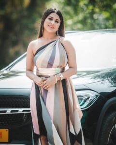 Hamida Khatoon Instagram - Happiness is a mood 
Positivity is a mindset 

Designer :- @ohanahyd 

Style by :- @khan_mehraj 

Jewellery :- @ambicapearlsandjewellers 

Photographer :- @hfotofang 

#hamida 
#hamidakhatoon 
#instagood 
#instagram 
#photoshoot 
#photography 
#starmaa 
#stlye 
#photoshoot