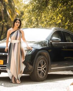 Hamida Khatoon Instagram - Happiness is a mood 
Positivity is a mindset 

Designer :- @ohanahyd 

Style by :- @khan_mehraj 

Jewellery :- @ambicapearlsandjewellers 

Photographer :- @hfotofang 

#hamida 
#hamidakhatoon 
#instagood 
#instagram 
#photoshoot 
#photography 
#starmaa 
#stlye 
#photoshoot