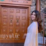 Hamida Khatoon Instagram - I suffered from Cervical Spondylosis, when I consumed pain killers, but it worked temporarily. But I experienced the Holistic Mystic magic! I received enhanced relief with astonishingly breakthrough results. Now I don’t need to travel all the way to Kerala, after experiencing Ayurveda, physiotherapy and Yoga here itself in Hyderabad @mystic_ayurveda Myst Ayurveda Health and Beauty hospital Jubliehills. Come to Mystic for a magnificent experience. Thank you @mystic_ayurveda @alekhyangel @anilrathod1 #hamida #hamidakhatoon #mystic #ayurveda #hyderabad #reels #instagram