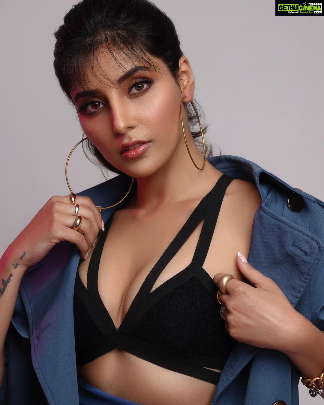 Harshita Gaur Instagram - 🖤 . . @praveenbhat @shekharghoshofficial @sheltun_khumhring