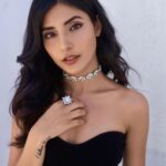 Harshita Gaur Instagram – 🖤
.
.
@henna.akhtar @lala_photuwale @makeupbyemmarai