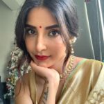 Harshita Gaur Instagram - Was just missing my #bindilove 😋
