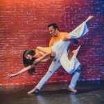 Harshita Gaur Instagram – 🧡 Kesariya 🧡 
Always loved @arijitsingh as a singer and he’s the best. Also can’t stop complimenting @harshita1210 for being so versatile in her dance 😍 show some love in the comments below 🌟🔸️
.
.
.
@aliaabhatt @ayan_mukerji 
.
.
#dancers #dancevideos #kesariya #kesariyateraishqhaipiya #arijitsingh #aliabhatt #ranbirkapoor #ayanmukerji #contemporarydance #contemporarydancer The Flex Dance Studio