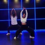 Harshita Gaur Instagram - Saki Saki X Magenta Riddim with the super talented @harshita1210 . Show some love guys ❤️ share your comments below 👇🏼 . . . . . #sakisaki #magentariddim #magentariddimchallenge #harshitagaur #reels #shorts #dancereels #dancevideos The Flex Dance Studio