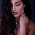 Harshita Gaur Instagram - Write a caption….. . . . 📸 @mainaurmeracamera 💄 @punya.makeupandhair 👗 @aggarwalharshitaofficial