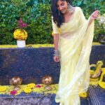 Harshita Gaur Instagram – Colour me 💛 
.
.
.
My 900k fam 🌻
#akshgotrite