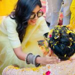 Harshita Gaur Instagram – Colour me 💛 
.
.
.
My 900k fam 🌻
#akshgotrite