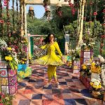 Harshita Gaur Instagram – 🌝
.
.
@manishsharma96 @ishanhairstylist