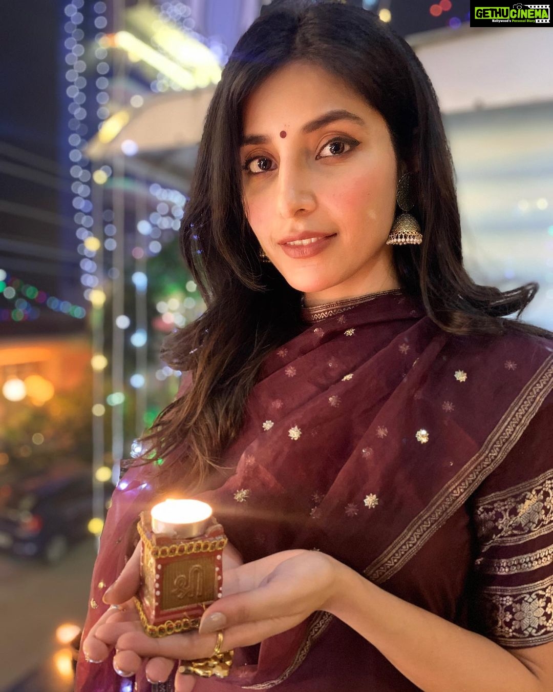 Harshita Gaur Instagram - Happpyy diwaliiiii 🪔 #zoei ♥️
