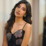 Harshita Gaur Instagram - 🖤 . . . @akankshakawediastyle @manishsharma96 @_therahulsharmaa_ @geishadesigns @diagoldbyvardagoenka @londonrag_in