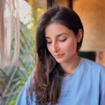 Harshita Gaur Instagram – Thodi randomness bhi zaroori hai! 
Hai na @rohanshah ?😋