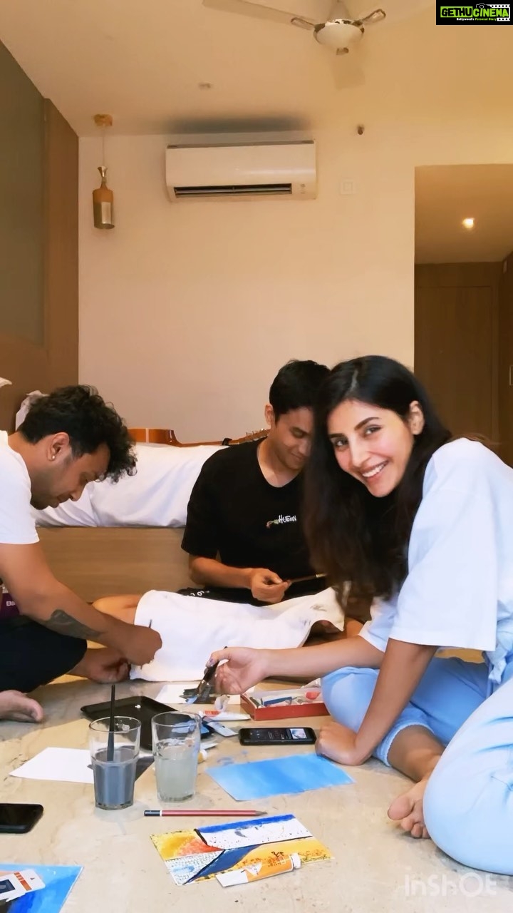 Harshita Gaur Instagram - Trying our hand at 🎨! #tp 😋