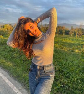 Harshita Gaur Instagram - 🌞 gets me so excited !!
.
.
.
📸 @siddhi_idnani light nahi jaani chaiye 😅😋