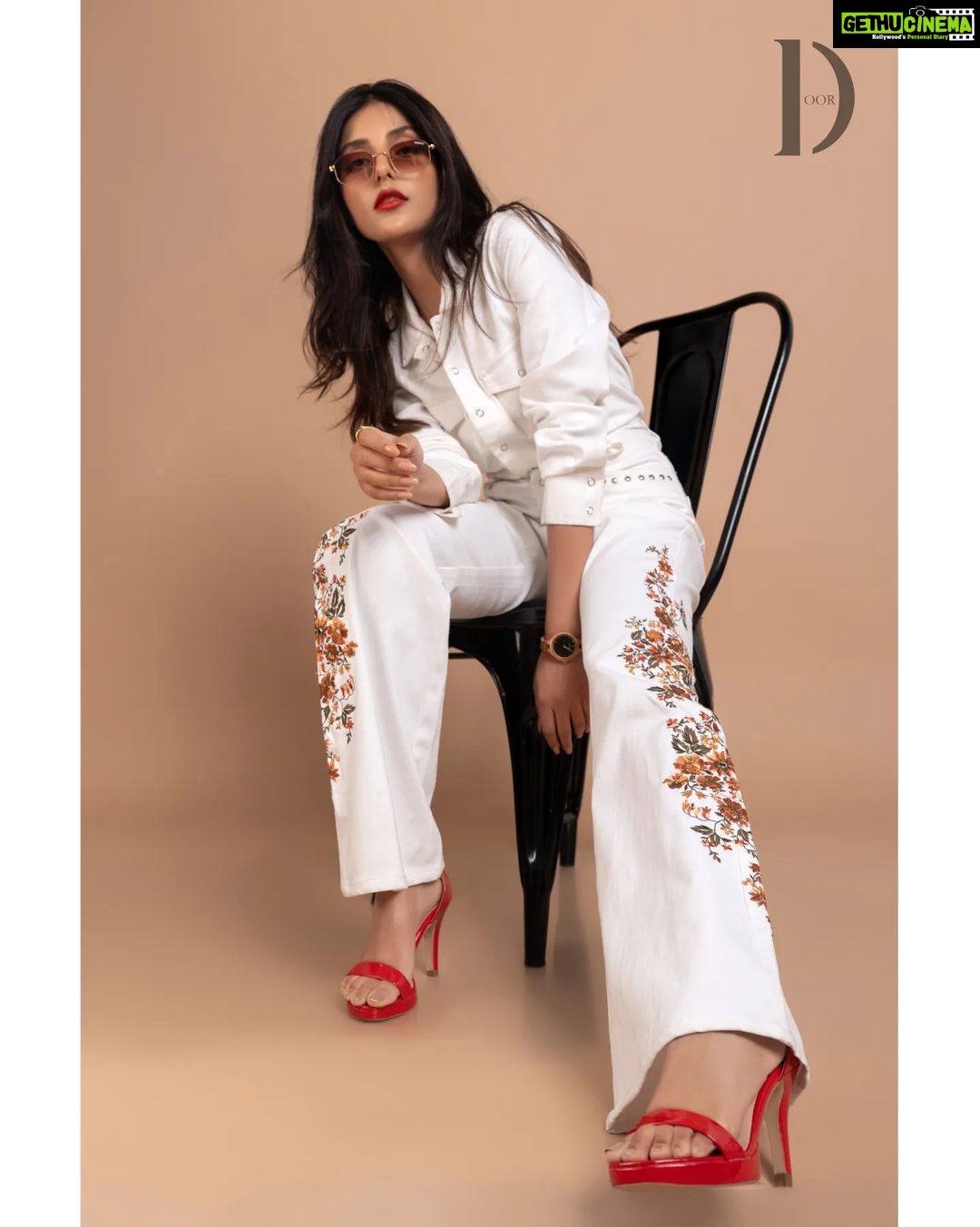 Harshita Gaur Instagram - Featuring @harshita1210 Photographer and Creative Director @dhruv_vohraphotography Editor at Large and Fashion Director @jennet_david_william Makeup and Hair @bhavikasanghvi_makeup Stylist @stilusbyswati Assistant photographer @b.runphotography Artist Management - @bling_entertainment Artist Manager @ Art Director @aditisubramaniam Location @blackframesstudios Outfit @foshofficials Accessories @blingthingstore Watch - @elfenwatchs Sunglasses @sunglassic.officials Footwear @hypeshoes.in #thedoormagazine #actress #covershoot #digitalart #digitalcover #covershoot #lifestylemagazine #branding #mumbai Mumbai, Maharashtra