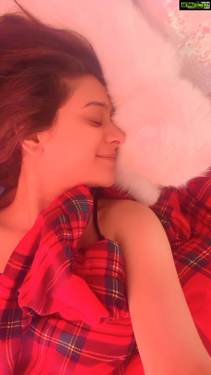 Hiba Nawab Instagram - Morning rituals 😋My snowaaaa♥️