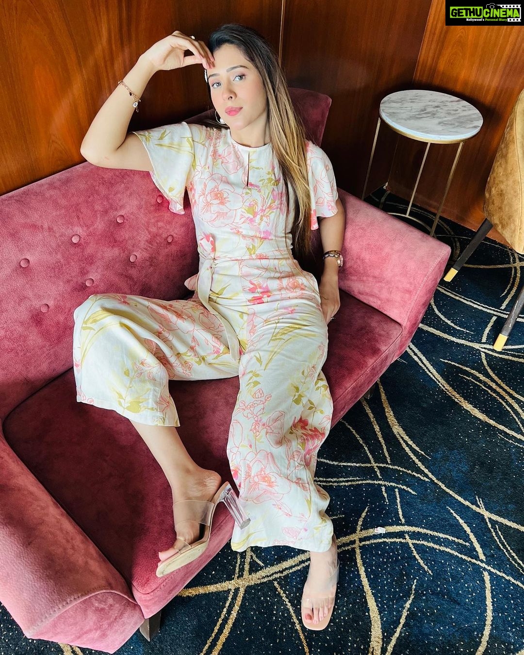 Hiba Nawab Instagram - 💛 . styled by : @neelangi_johari Mumbai, Maharashtra