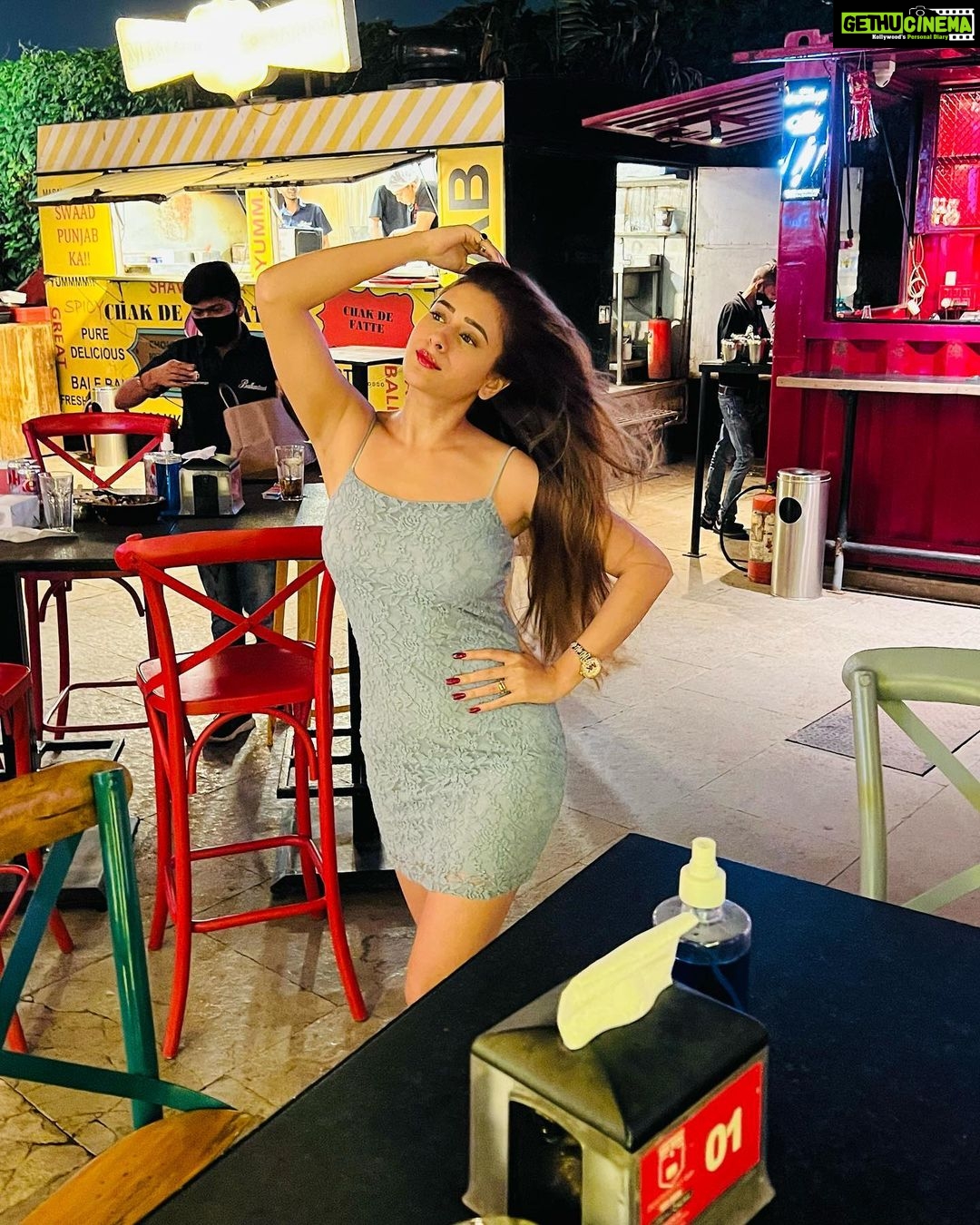Hiba Nawab Instagram - And the wind blows… Mumbai, Maharashtra