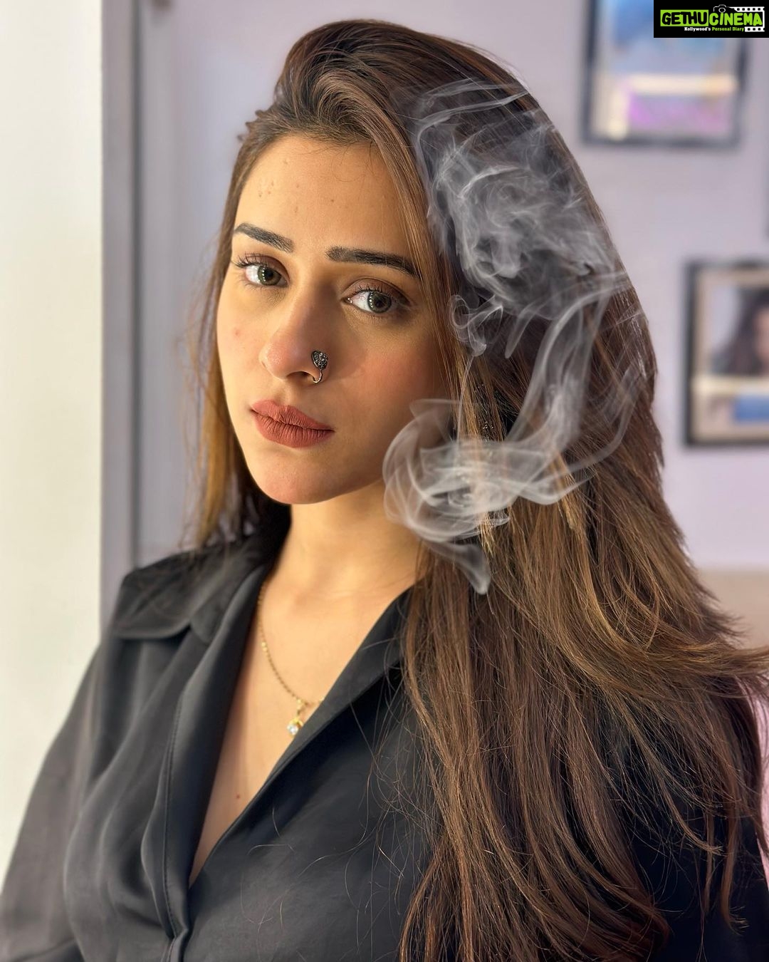 Hiba Nawab Instagram - Ye dhuan dhuan 🖤 Mumbai, Maharashtra