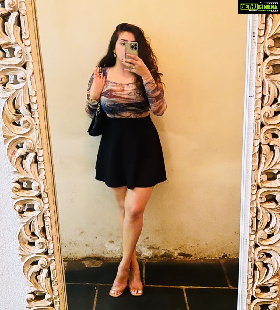 Hiba Nawab Instagram - Best Times With My Best Girl💗🌏💫💕🥂♾
