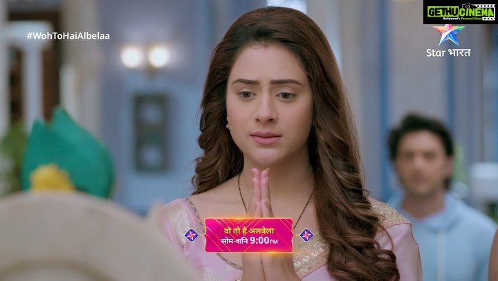 Hiba Nawab Instagram - Sayuri ne Anjali ko de di hai chetaavani uske parivaar se door rahne ki. Kya sah payegi Anjali apni ye beizzati? Jaan ne k liye dekhiye #WohToHaiAlbelaa, Somvaar se Shanivaar, raat 9:00 baje, sirf Star Bharat par! #DilDekeDekhoZara @shaheernsheikh @hibanawab @kinshukvaidya54 @pallavipradhan