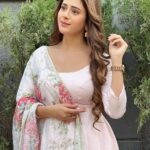 Hiba Nawab Instagram - 🌸🌱