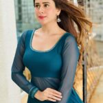 Hiba Nawab Instagram - 🌸💙