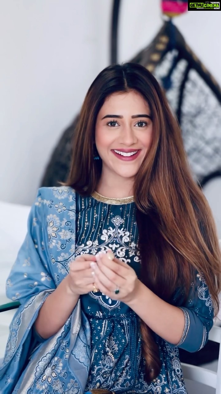 Hiba Nawab Instagram - Celebrating this Eid with @ibacosmetics with their special Eid Gift Sets 😍 I am in love with their products as they are 100% Halal Certified, Vegan and Alcohol Free. . Gift yourself or your loved ones these amazing Eid Makeup Sets by @ibacosmetics using my exclusive COUPON CODE - EIDWITHHIBA and get extra 15% OFF on Iba Website . #ibacosmetics #halalcosmetics #halalcertified #eid2022 #eidmubarak #beautywithoutguilt #cleanbeauty #iba