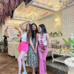 Hiba Nawab Instagram - Happy happy happy birthday my pretty girl @kishoreaashna ♥️♥️♥️wishing you a day that’s as special and awesome as you are.. thank you for always being there for me, life is more fun you by my side.. love you baby .. missi missi youuuuuu♥️♥️♥️ P.S last video is our fav 😛