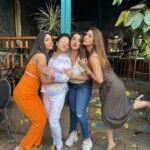 Hiba Nawab Instagram - Happy happy happy birthday my pretty girl @kishoreaashna ♥️♥️♥️wishing you a day that’s as special and awesome as you are.. thank you for always being there for me, life is more fun you by my side.. love you baby .. missi missi youuuuuu♥️♥️♥️ P.S last video is our fav 😛