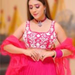 Hiba Nawab Instagram – Styled by: @ashnaamakhijani
@styledbyashna 
Outfit: @yeh_lehenga_nahi_mehenga
Jewellery: @fashionjewellery_21
Clicked by @diamondstudio6 Mumbai, Maharashtra