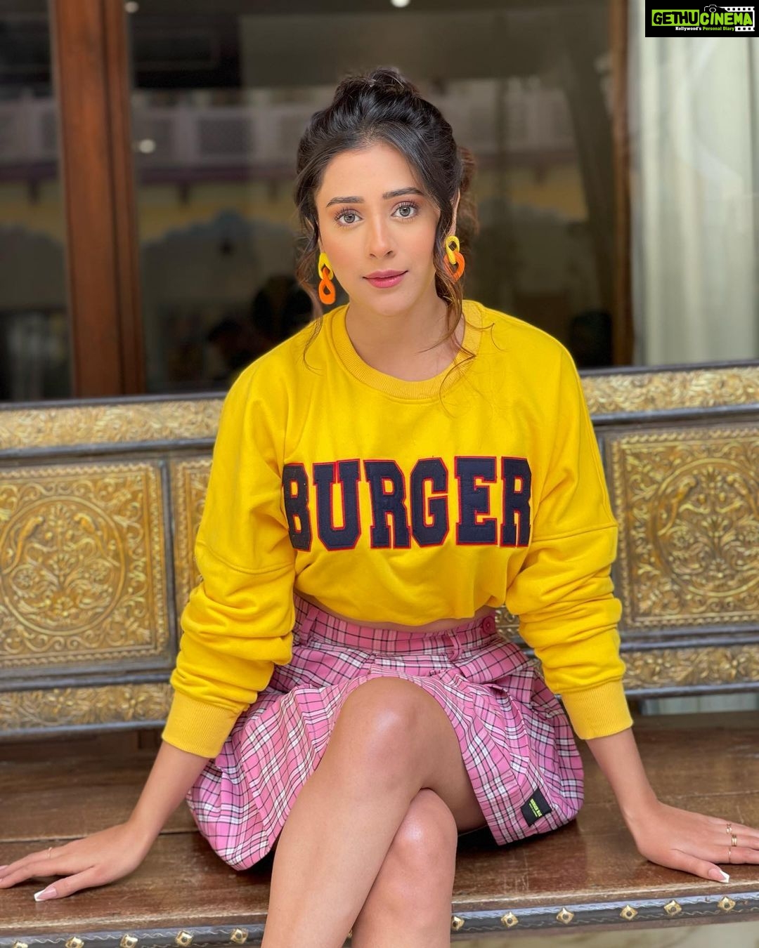 Hiba Nawab Instagram - Good morning y’all ♥️ Mumbai, Maharashtra