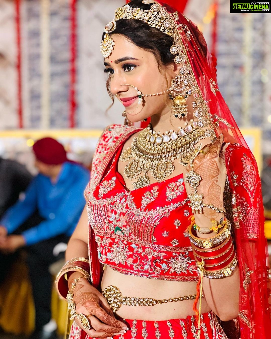 Hiba Nawab Instagram - Sayu sayu sayuriiiiđź’• #wohtohaialbelaa @starbharat @directorskutproduction Mumbai, Maharashtra