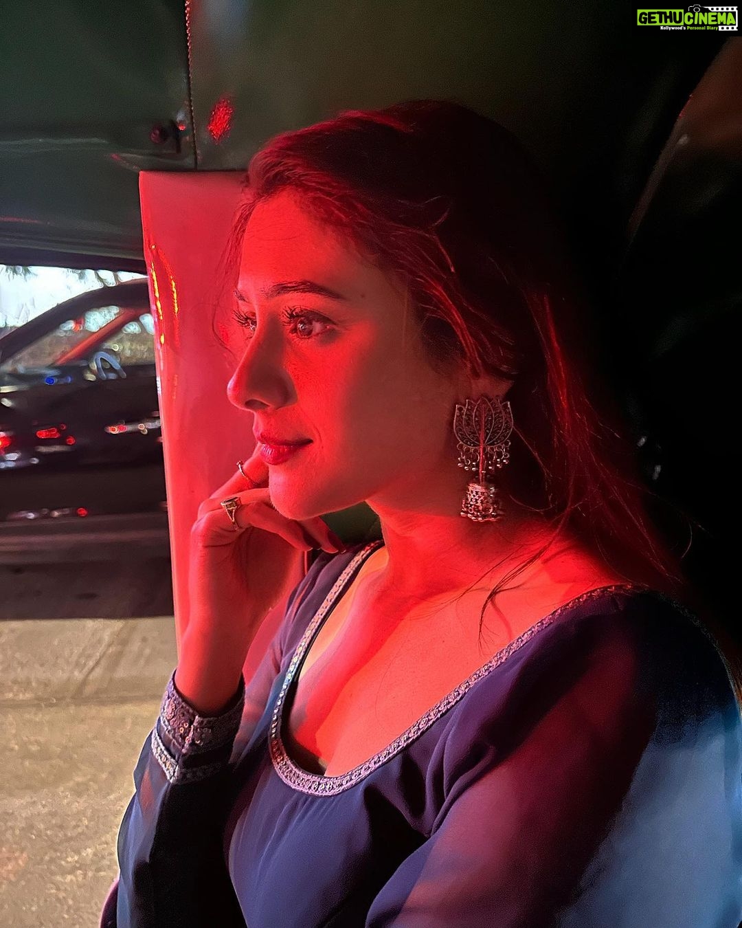 Hiba Nawab Instagram - #autorickshawpotrait 📸 Clicked by my fav ♥️ @raashi_bawa Mumbai, Maharashtra