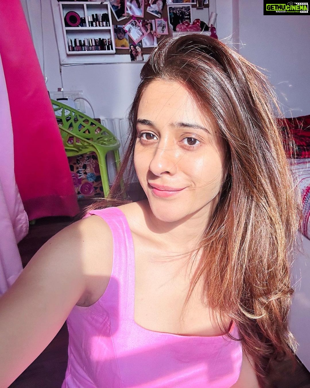 Hiba Nawab Instagram - Golden hour glow✨ Mumbai, Maharashtra