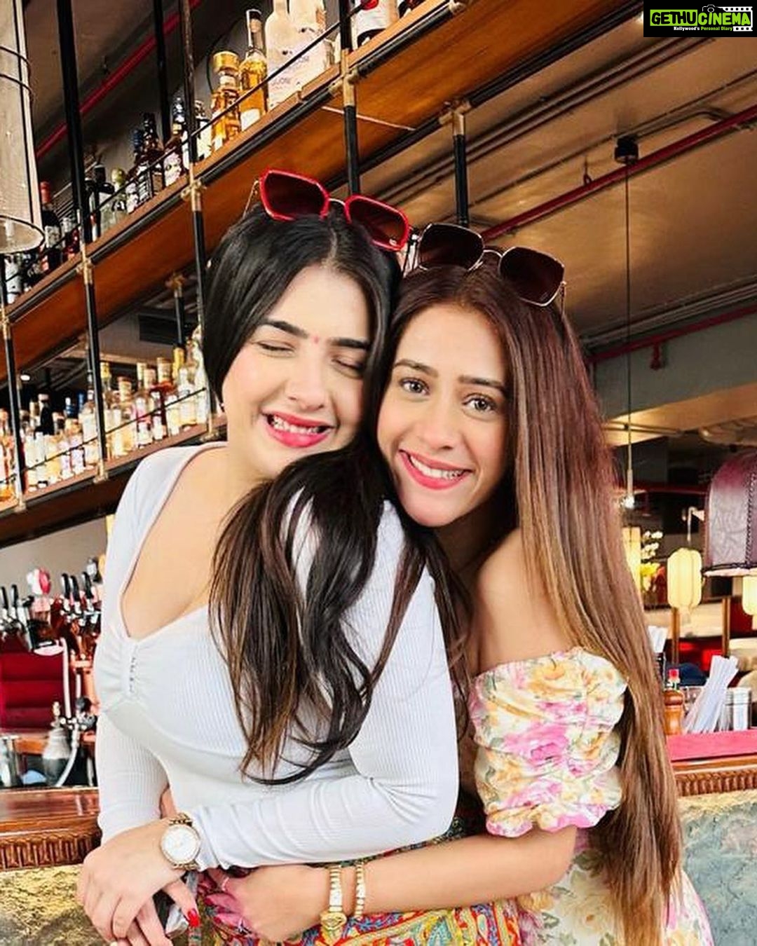 Hiba Nawab Instagram - Happy birthday to my Diva♥️ my fav secret keeper.. my forever child.. I can’t imagine my life without my bestest friend, thank you for being youuuu 😍beautiful woman ♥️♥️♥️ May you continue to spread smiles and continue to move ahead in life♥️♥️ With lots of love, i wish you a blessed and cheerful year ahead 😍🥰😘 I love you my baby♥️🧿 P.S this post was supposed to be made on 4th April (Raashi’s birthday) but my bestie being my bestie approved pictures just last night 😜 Mumbai, Maharashtra