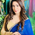 Hiba Nawab Instagram - Sayu sayu sayuriiii 💕 #wtha Monday to Saturday at 9pm @starbharat 1year to this beautiful character ♥️ Mumbai, Maharashtra