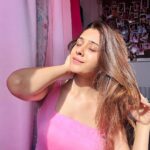 Hiba Nawab Instagram - Golden hour glow✨ Mumbai, Maharashtra