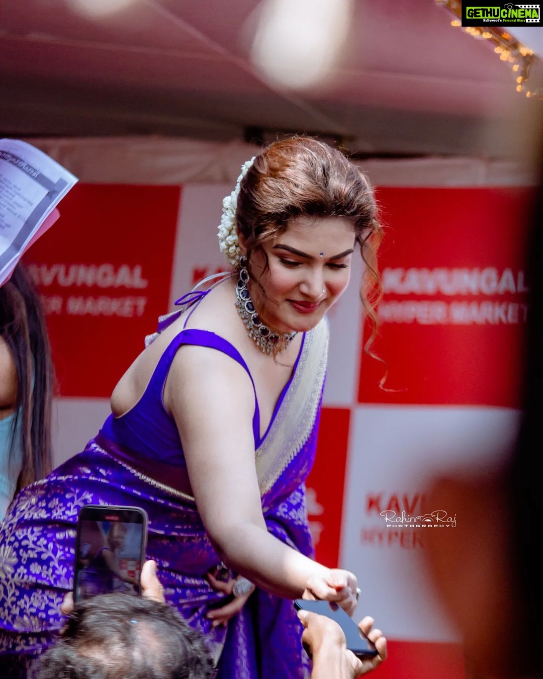 Honey Rose Instagram - π . On frame :- @honeyroseinsta πΈ :- @rahinthevoyager . . #filmactress #honeyrose #keralaactress #celebrityphotographer #canonphotography #picoftheday #photooftheday Chalakudy, The Charming City