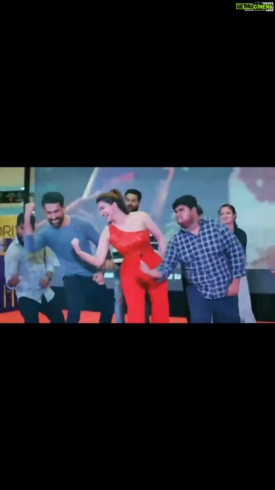 Honey Rose Instagram - Sharing the glimpse of Lulu world food festival 2023 meet and greet moments in Bahrain.... Thank you lulu group for inviting me to this amazing event.... Bahrain, thank you for the gracious reception...@luluhyperbh