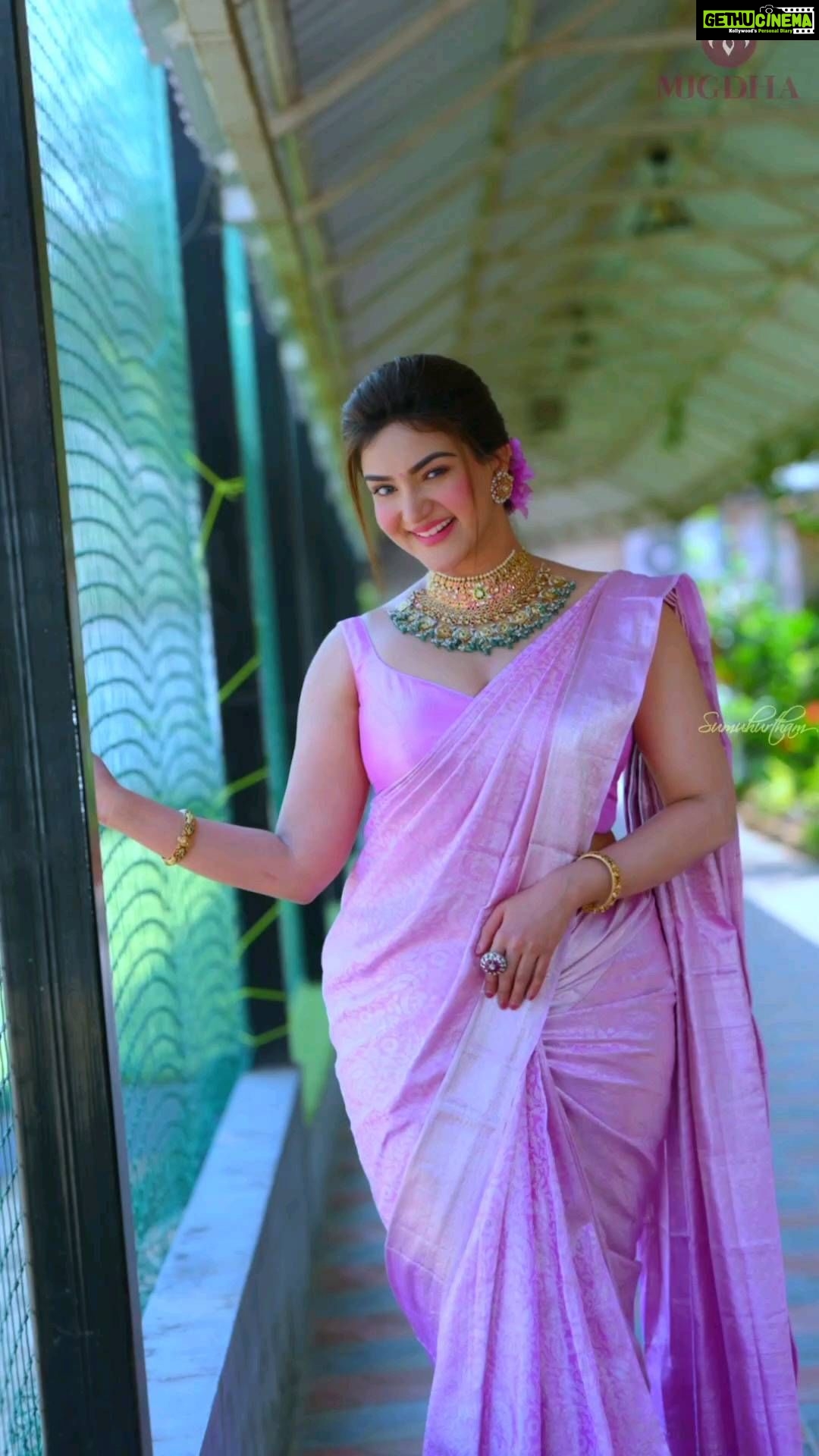 Honey Rose Instagram - @mugdhaartstudio @sreshtamakeup