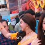Honey Rose Instagram - నమస్తే 🙏 జహీరాబాద్ లో చందన బ్రదర్స్ షాపింగ్ మాల్ ప్రారంభోత్సవం చాలా బాగా జరిగింది నాకు ఎంతో సంతోషం వేసింది తెలంగాణాలో ఇది నా మొదటి షాప్ ఓపెనింగ్ ఫంక్షన్ ఈ ప్రారంభోత్సవానికి నన్ను ఆహ్వాణించిన సత్తి బాబు గారికి, ప్రసాద్ గారికి, ఆ ఫంక్షన్ కు విచ్చేసిన అందరికీ నా కృతజ్ఞతలు, శుభాకాంక్షలు @chandanabrotherstelangana @anudeep_munna Mua @manjucalluna Accessories @anokhi_priyakishore Designed @tanith_design